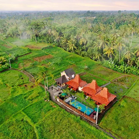 Suite Ballcony 4 Galang Hari Villa